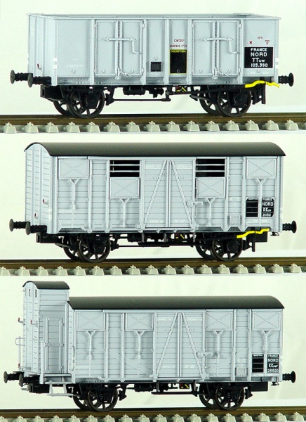 Set of 3 Freight cars<br /><a href='images/pictures/LS_Models/30272.jpg' target='_blank'>Full size image</a>